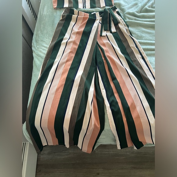 Two piece Wide Leg Pant Set - Picture 4 of 4